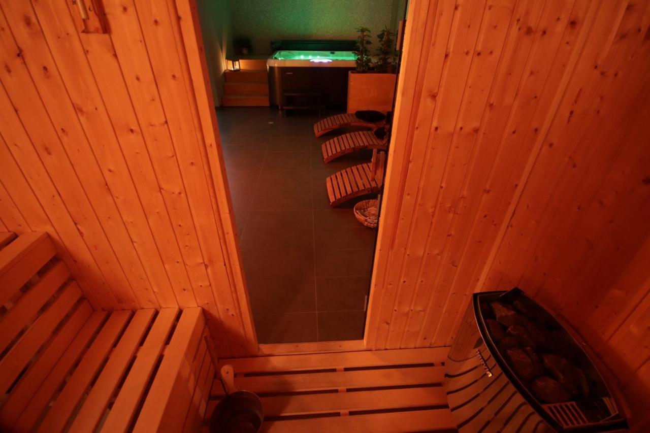 Hotel Banik Nitrianske Rudno Экстерьер фото
